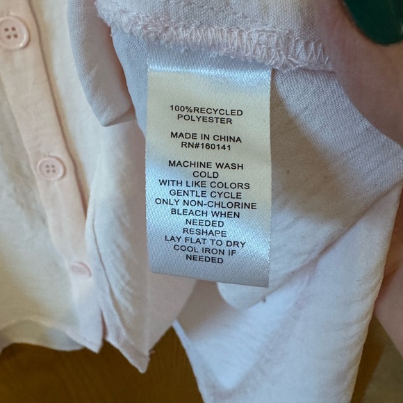 Women's Light Pink Button-Up Top - Picture 4 of 6